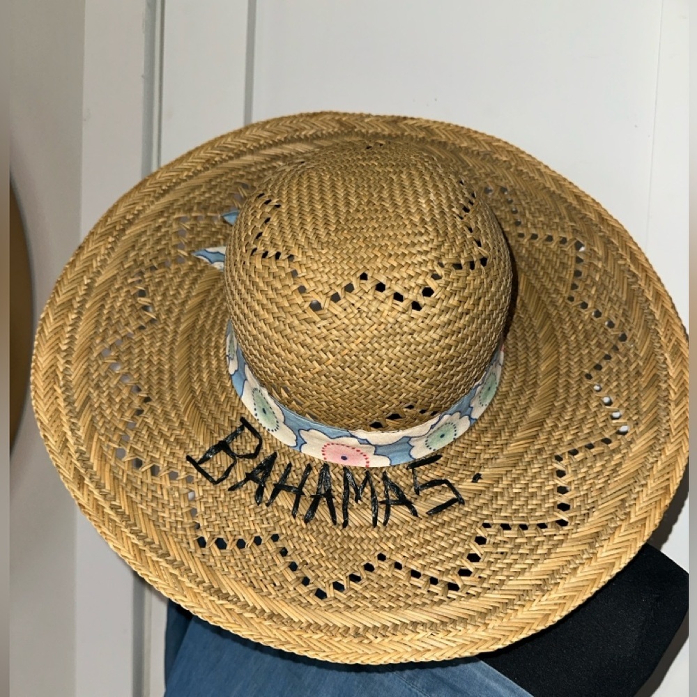 VINTAGE Bahamas Straw Sun Hat with Floral Band